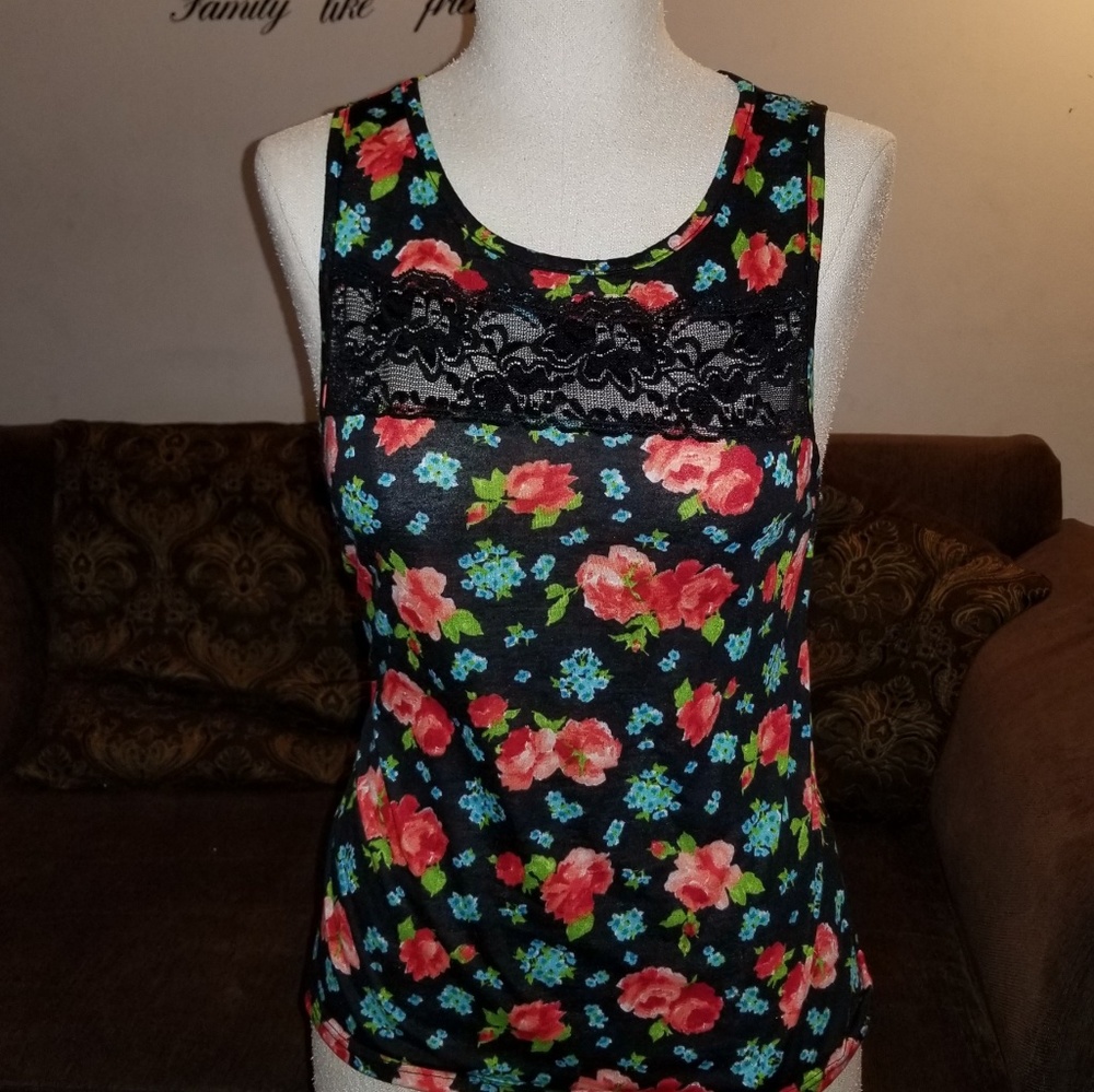 Floral Print Black and Red Medium Top - Picture 2 of 3